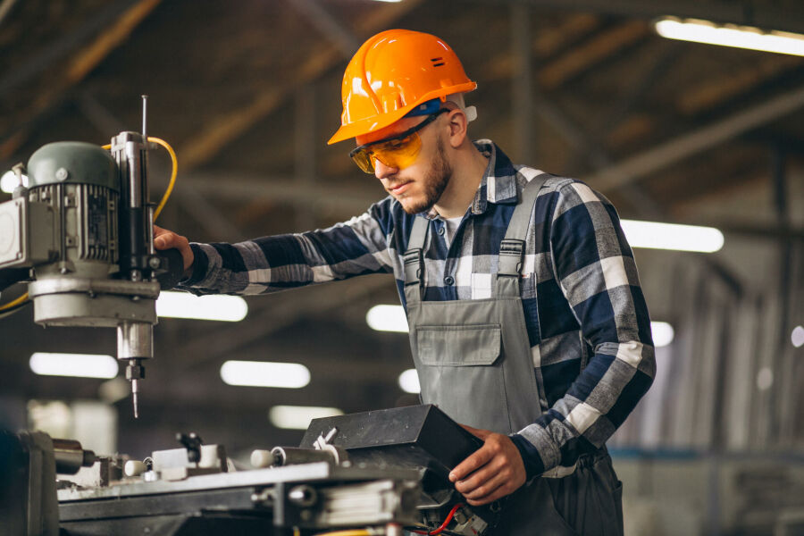 Imagem male-worker-factory